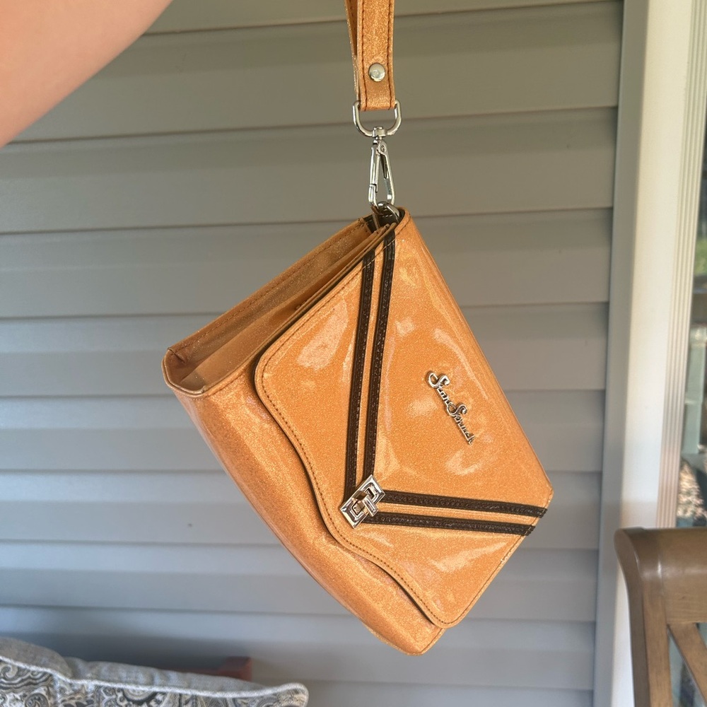 Starstruck Clutch ✨